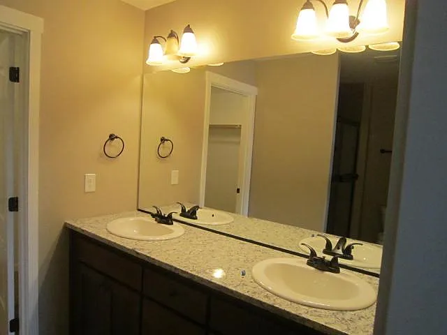 2630 NE 131st Ave — Photo 13