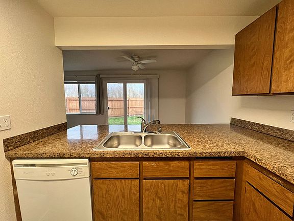 3rd image of 653 Myrtine St APT B