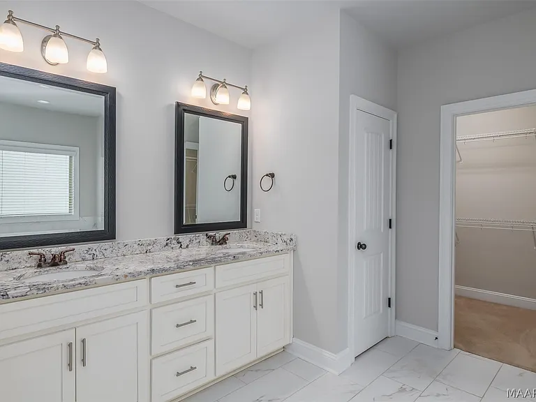 1613 Haworth Park Way — Photo 27