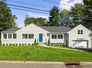 108 Pengilly Dr, New Rochelle, NY 10804