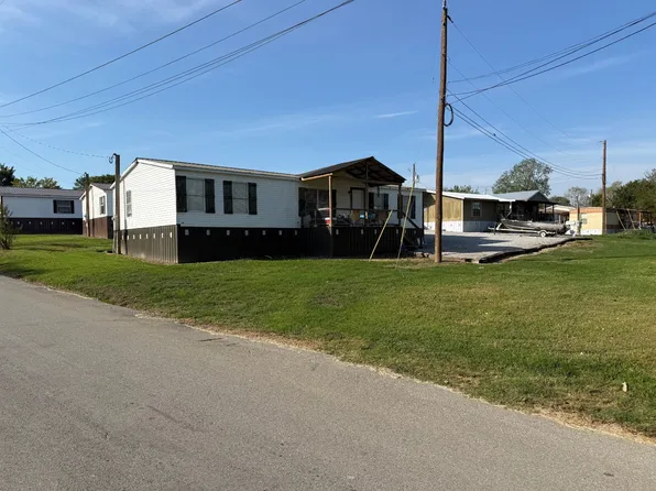 311 Charleston Dr, Cave City, AR 72521