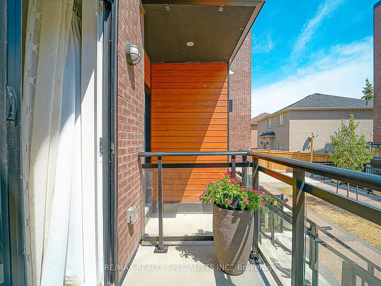 5289 Highway 7 #D902 — Photo 37