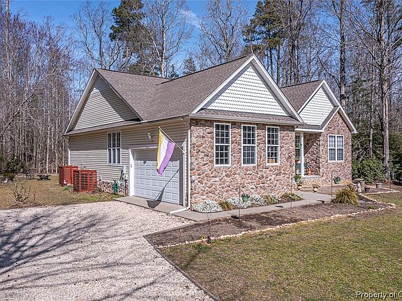 2nd image of 641 Southgate Dr