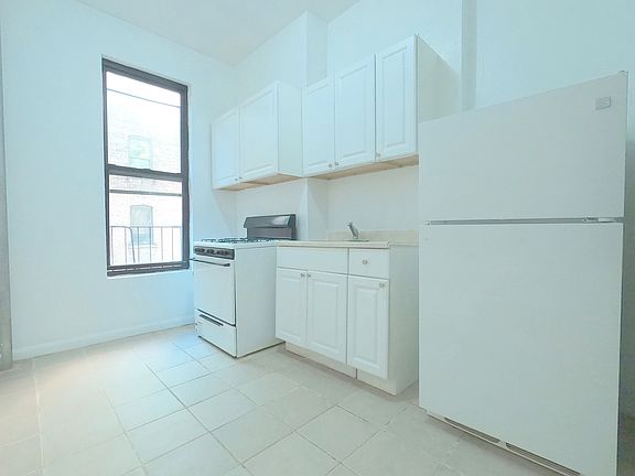 2nd image of 1764 Amsterdam Ave APT 3R