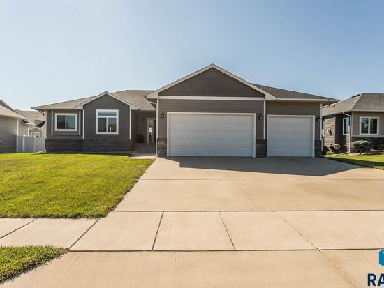 4813 E 53rd St, Sioux Falls, SD 57110