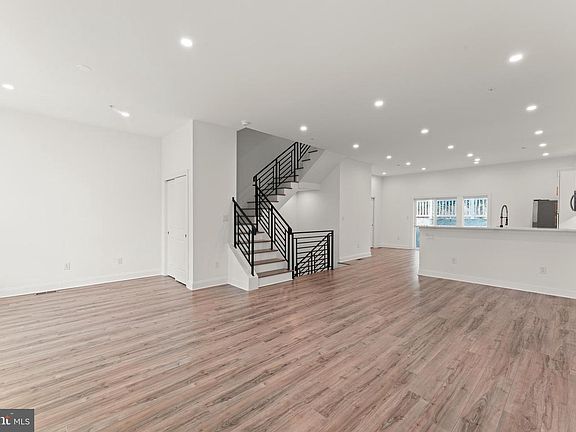 3rd image of 257 E Sharpnack St