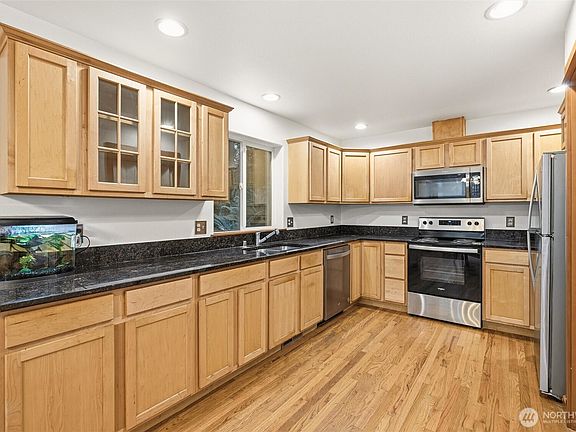 5th image of 33 Green Hill Road