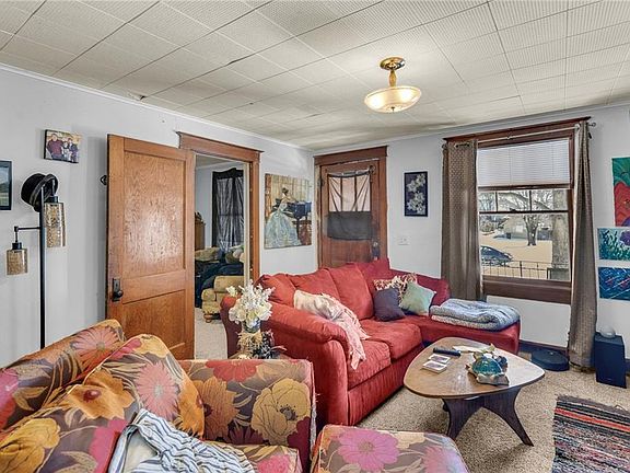 5th image of 1214 W Waldo Ave
