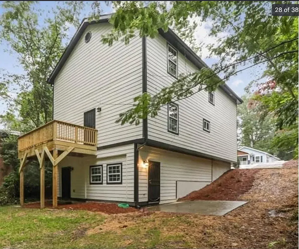 4 bed, 2150 sqft, $3,254 — Photo 3