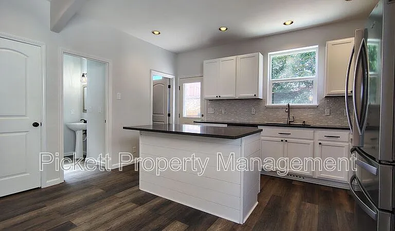 147 N Wycoff Ave — Photo 8
