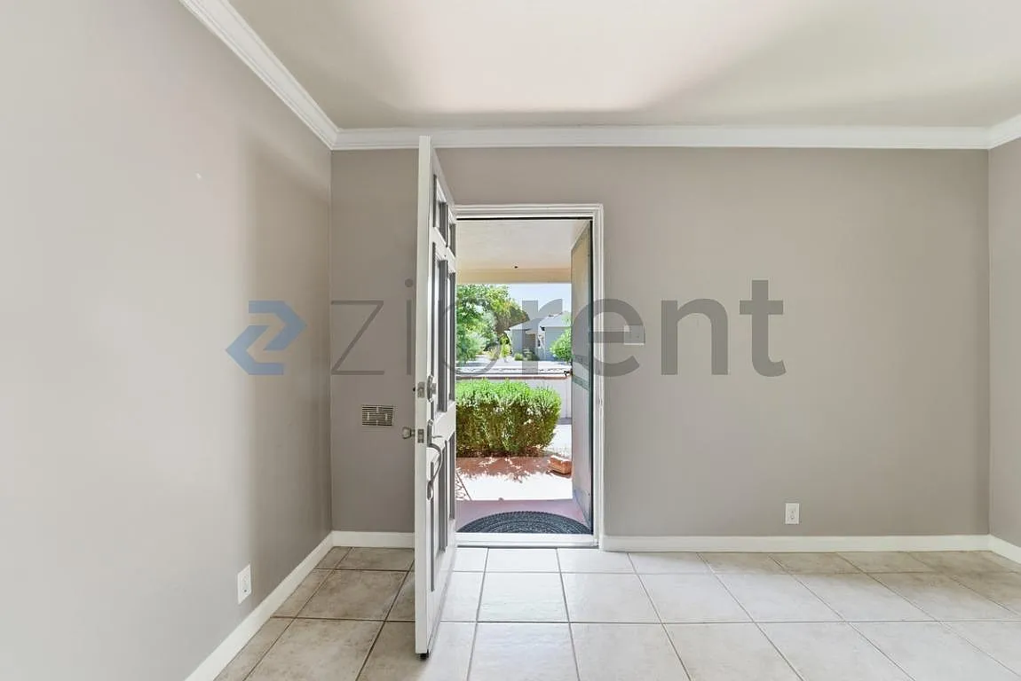 Wellington Place — Photo 3