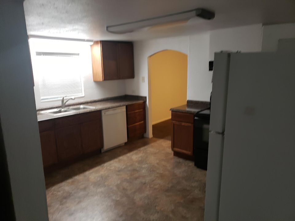1st image of 8719 128th St E