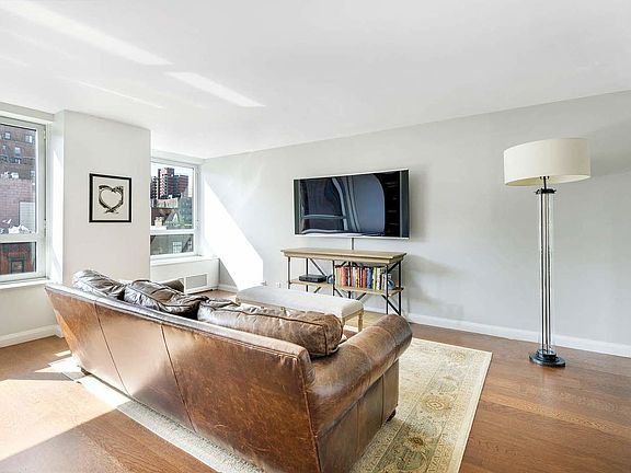 4th image of 200 E 94th St APT 608