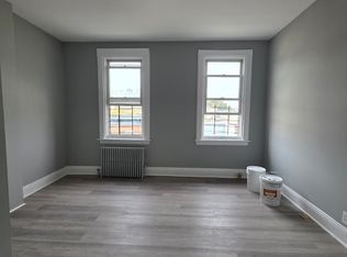 188 Ashburton Ave #4R, Yonkers, NY 10701