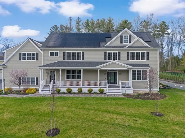 14 Charles St, North Reading, MA 01864