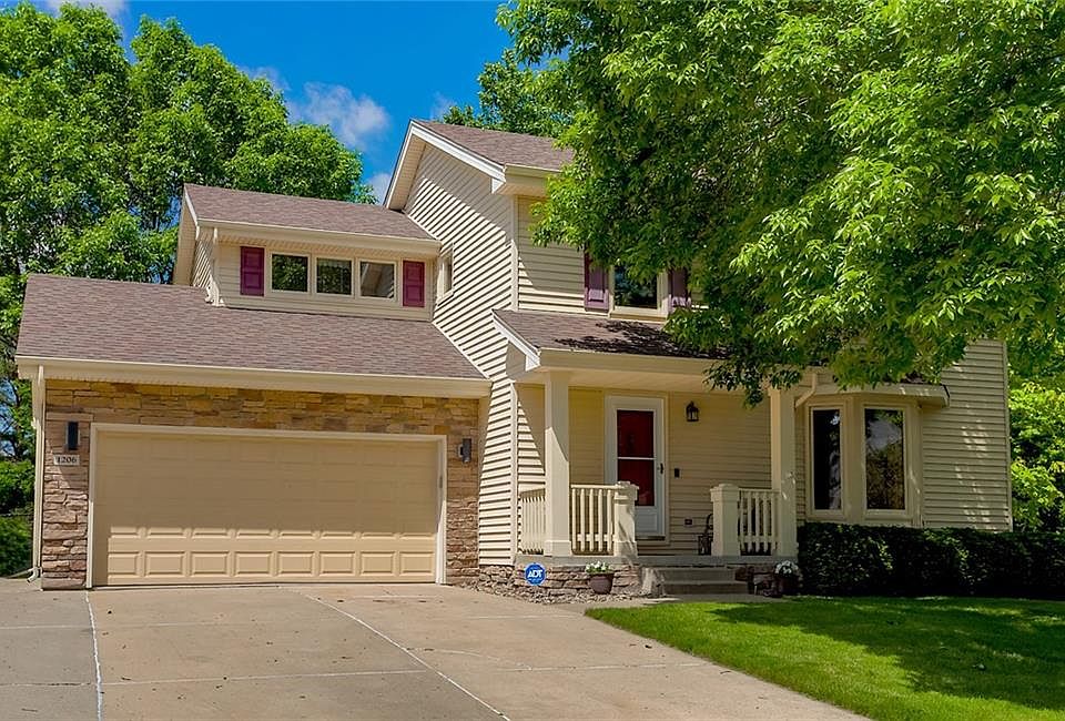1st image of 1206 NW Cedarwood Dr