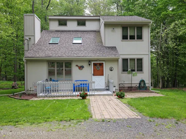 34 Sheffick Dr, Gouldsboro, PA 18424