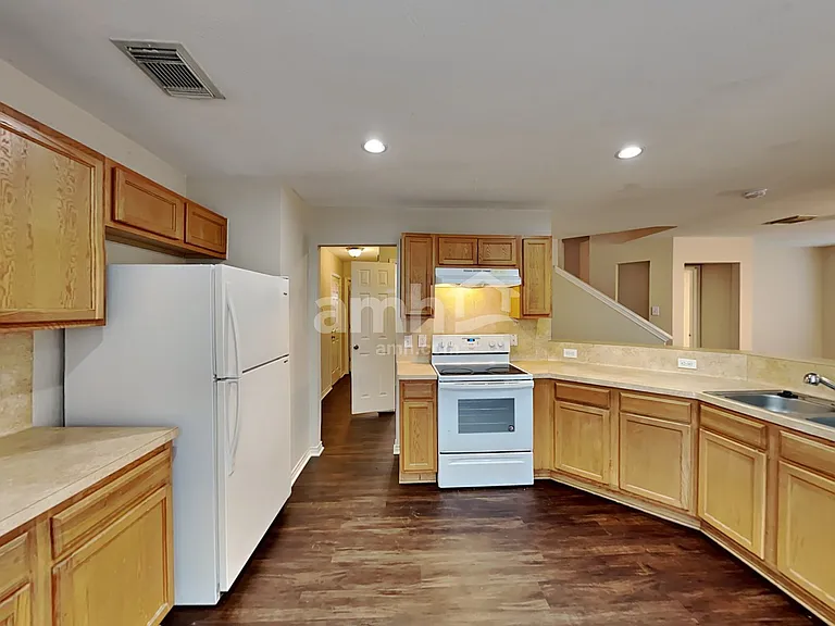 2219 Shady Pine Dr — Photo 6