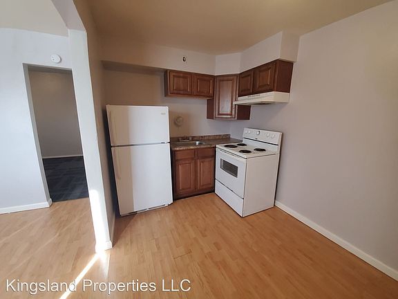 3rd image of 3320 Greenwood Blvd APT 12