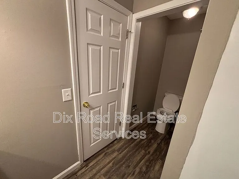 7914 Woody Hollow Dr — Photo 13
