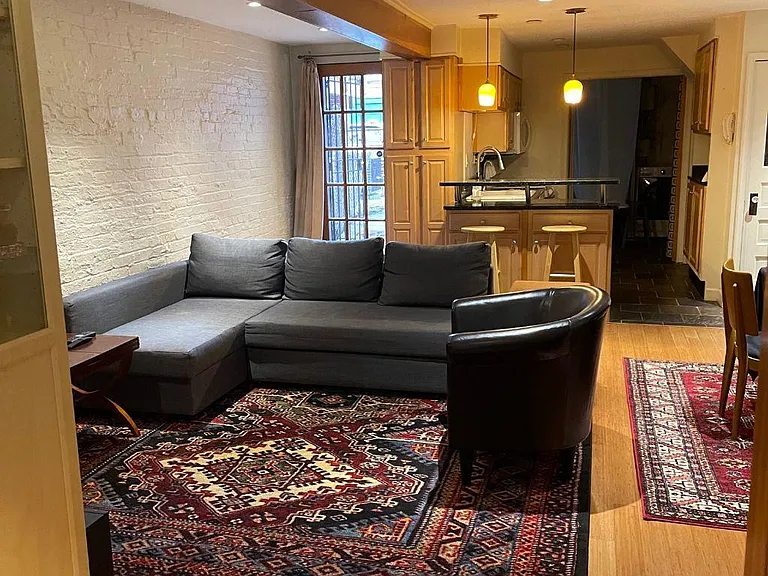 122 W St NW #B — Photo 6
