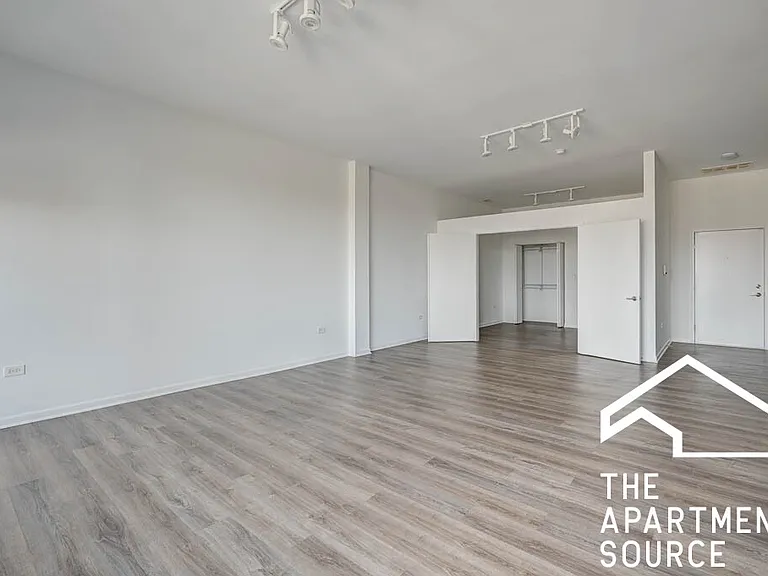 2540 S Wabash Ave #506 — Photo 5