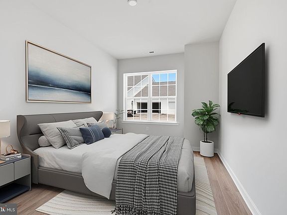 5th image of 11 Cedar Cir #6