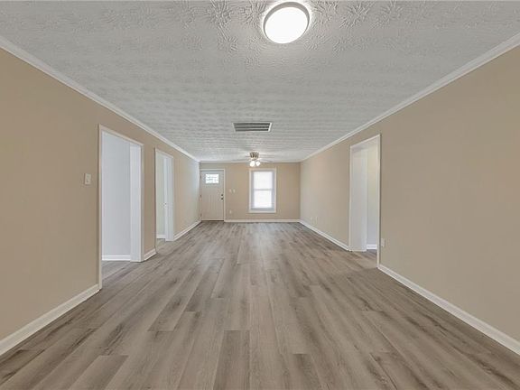 5th image of 3849 Dillard St
