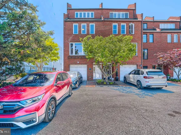 2439 Boston St, Baltimore, MD 21224