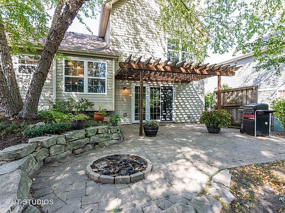 4th image of 1179 Fairfax Ln