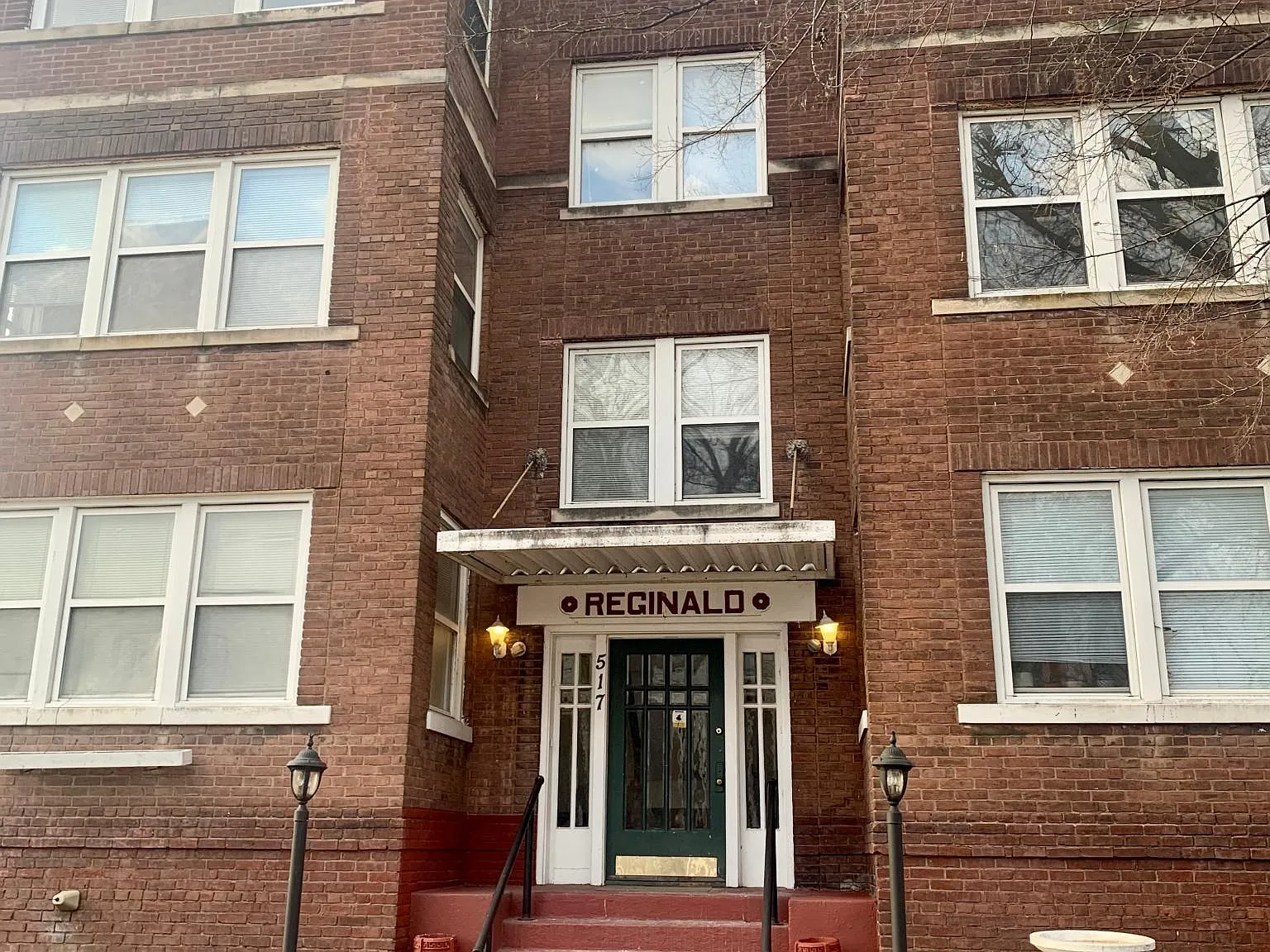 1 bed, 872 sqft, $1,100 — Photo 2