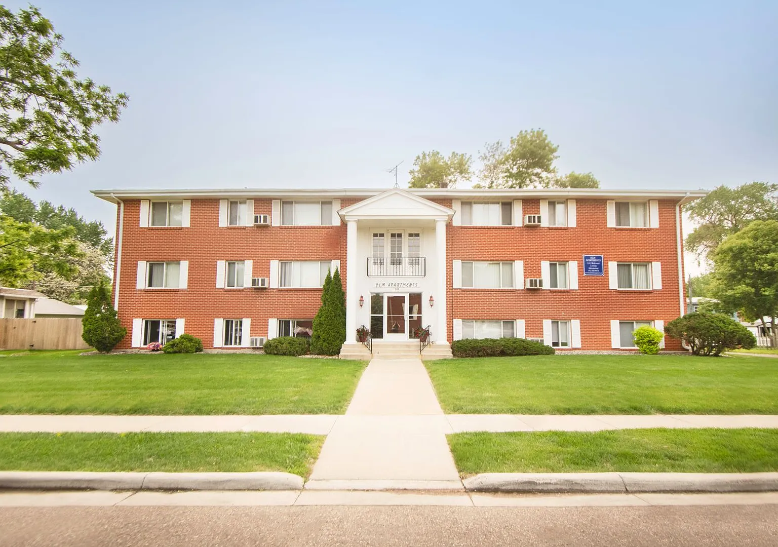 Elm Apartments — Photo 1