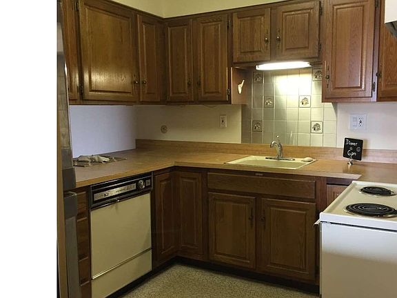3rd image of 227 E Village Rd