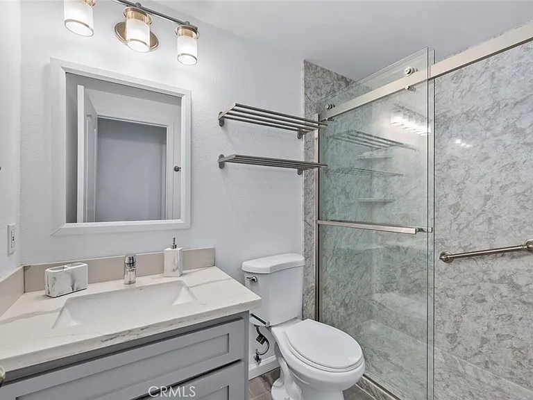 620 Holbrook Ct — Photo 53