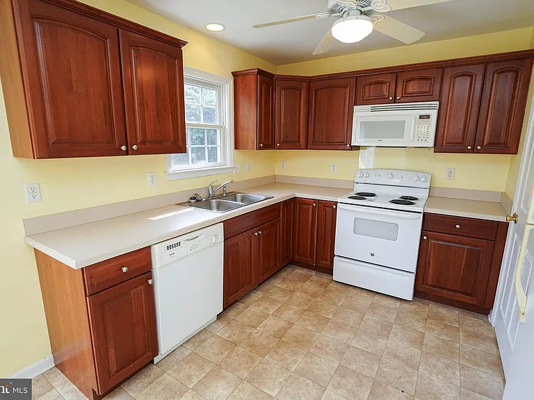 1331 Aspen Dr — Photo 32