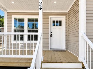 24 Pinrock Dr, Sturbridge, MA 01566