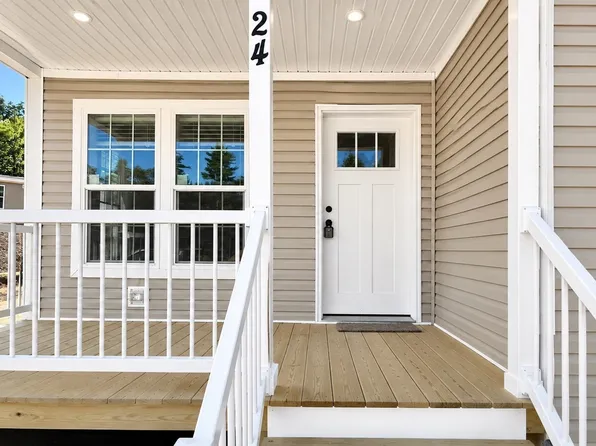 24 Pinrock Dr, Sturbridge, MA 01566
