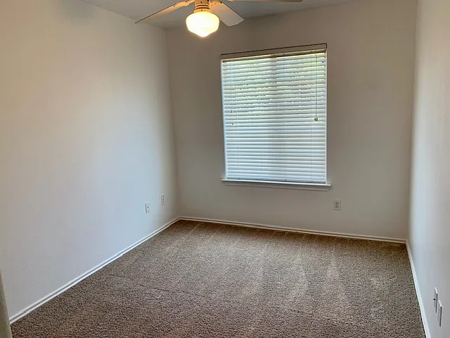 121 Cypress Ct — Photo 9
