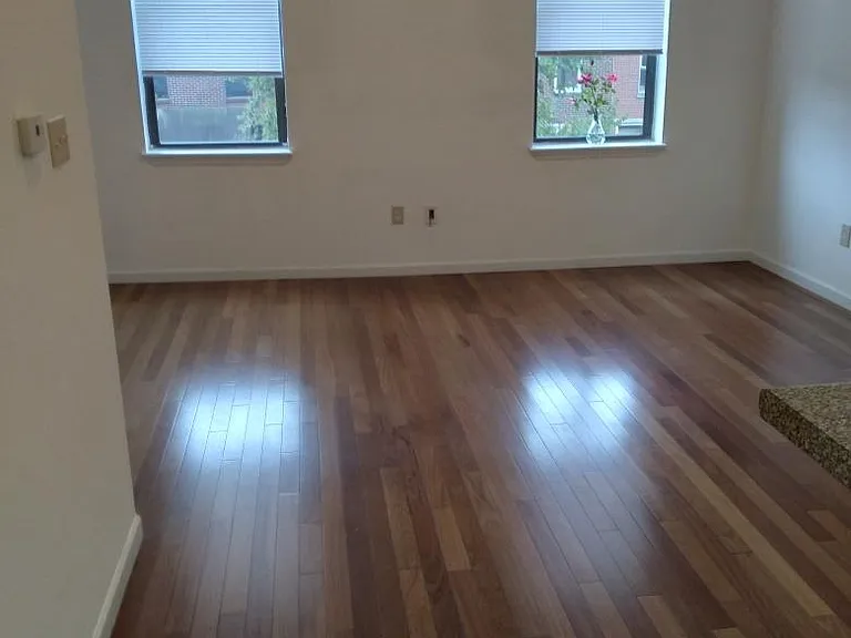 2021 Fairmount Ave #2-F — Photo 2
