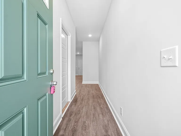 760 Tracy Ln #C105 — Photo 3
