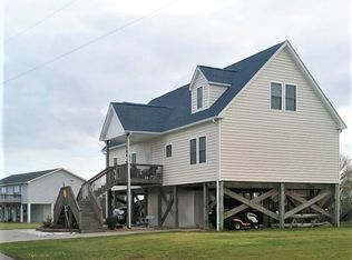 100 Clam Point Dr, Surf City, NC 28445