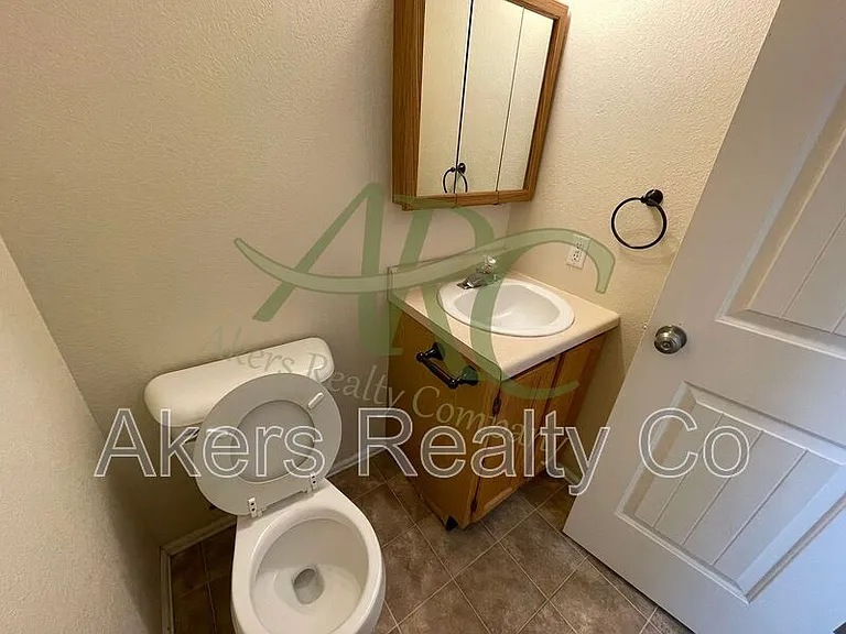 178 E Spaulding Ave — Photo 6