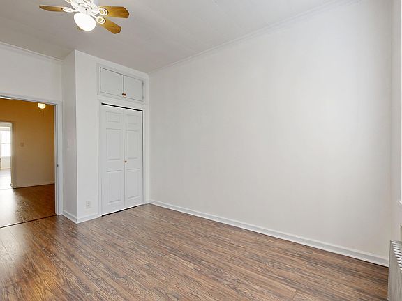 3rd image of 1941 Gates Ave #2R