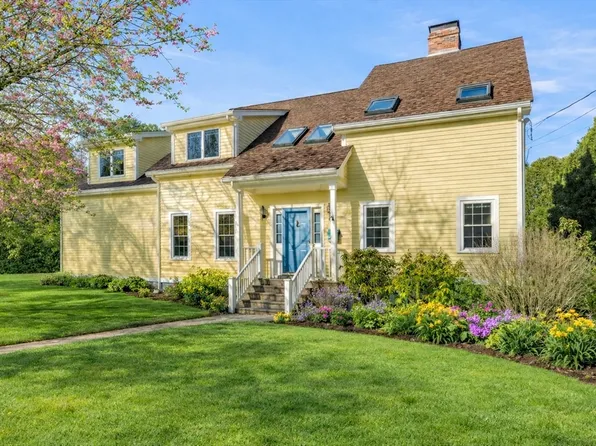 55 Roosevelt Ave, Marblehead, MA 01945