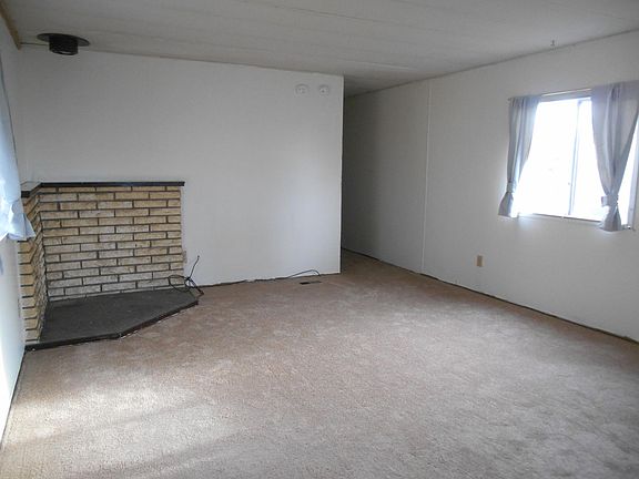 3rd image of 733 Edgewood Ave NE