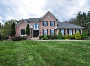 717 Silver Fox Ln, Stroudsburg, PA 18360