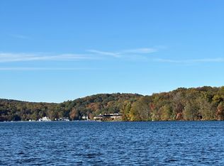 174 E Lake Blvd #R2, Mahopac, NY 10541