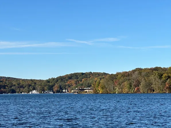 174 E Lake Blvd #R2, Mahopac, NY 10541