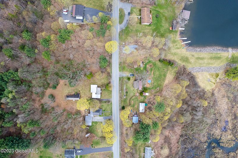 4th image of 149 Hadlock Pond Road