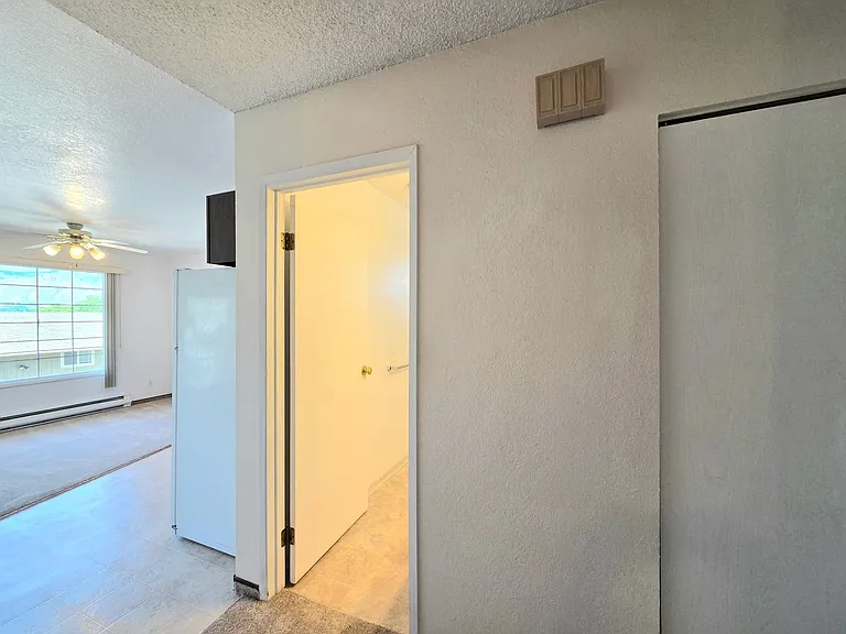 939 N Baker Ave — Photo 12
